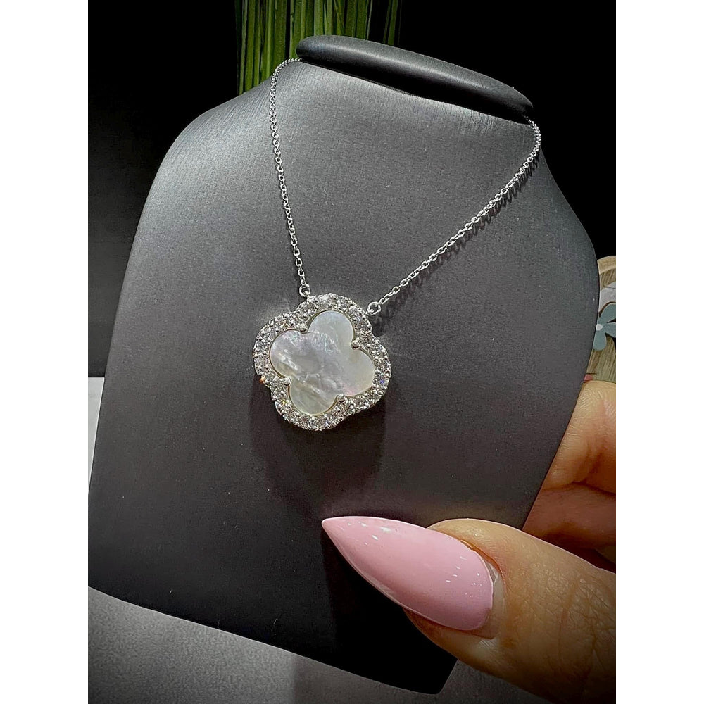 Diamond Mother of Pearl Clover Necklace / Diamond Clover Necklace / Clover Necklace / Mother of Pearl Necklace/ Diamond Flower Necklace