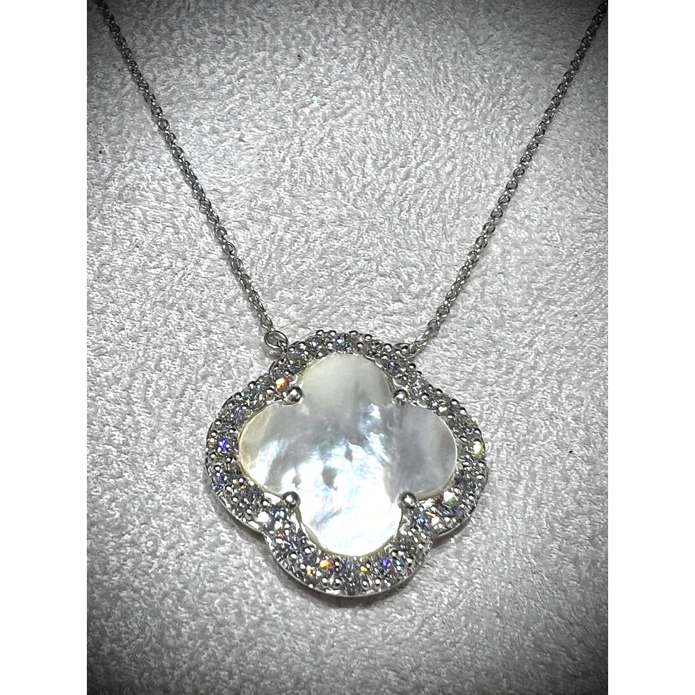 Diamond Mother of Pearl Clover Necklace / Diamond Clover Necklace / Clover Necklace / Mother of Pearl Necklace/ Diamond Flower Necklace