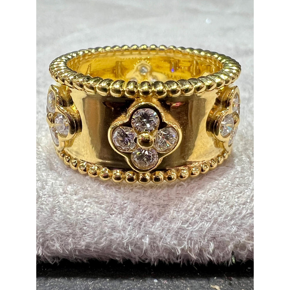Diamond Clover Ring / Clover Ring / Diamond Flower Ring / Diamond Clover Band / 1.50 Carat Diamond Band