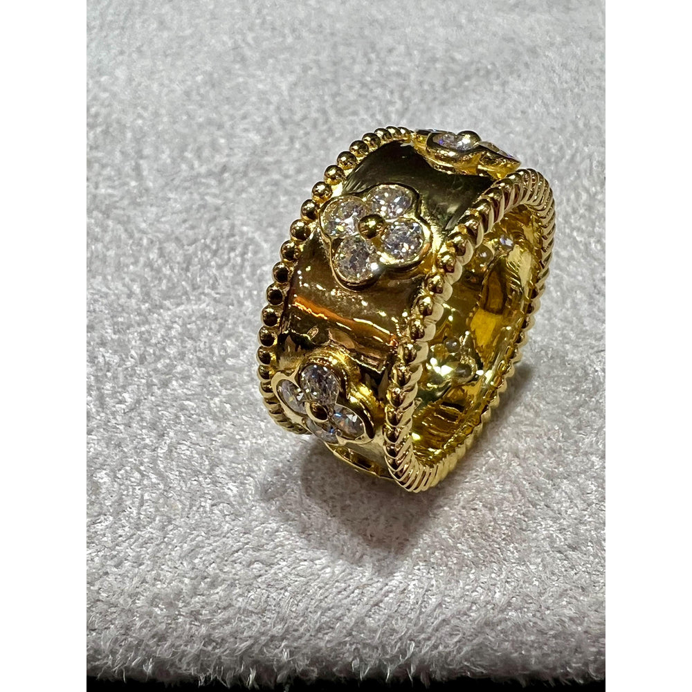 Diamond Clover Ring / Clover Ring / Diamond Flower Ring / Diamond Clover Band / 1.50 Carat Diamond Band
