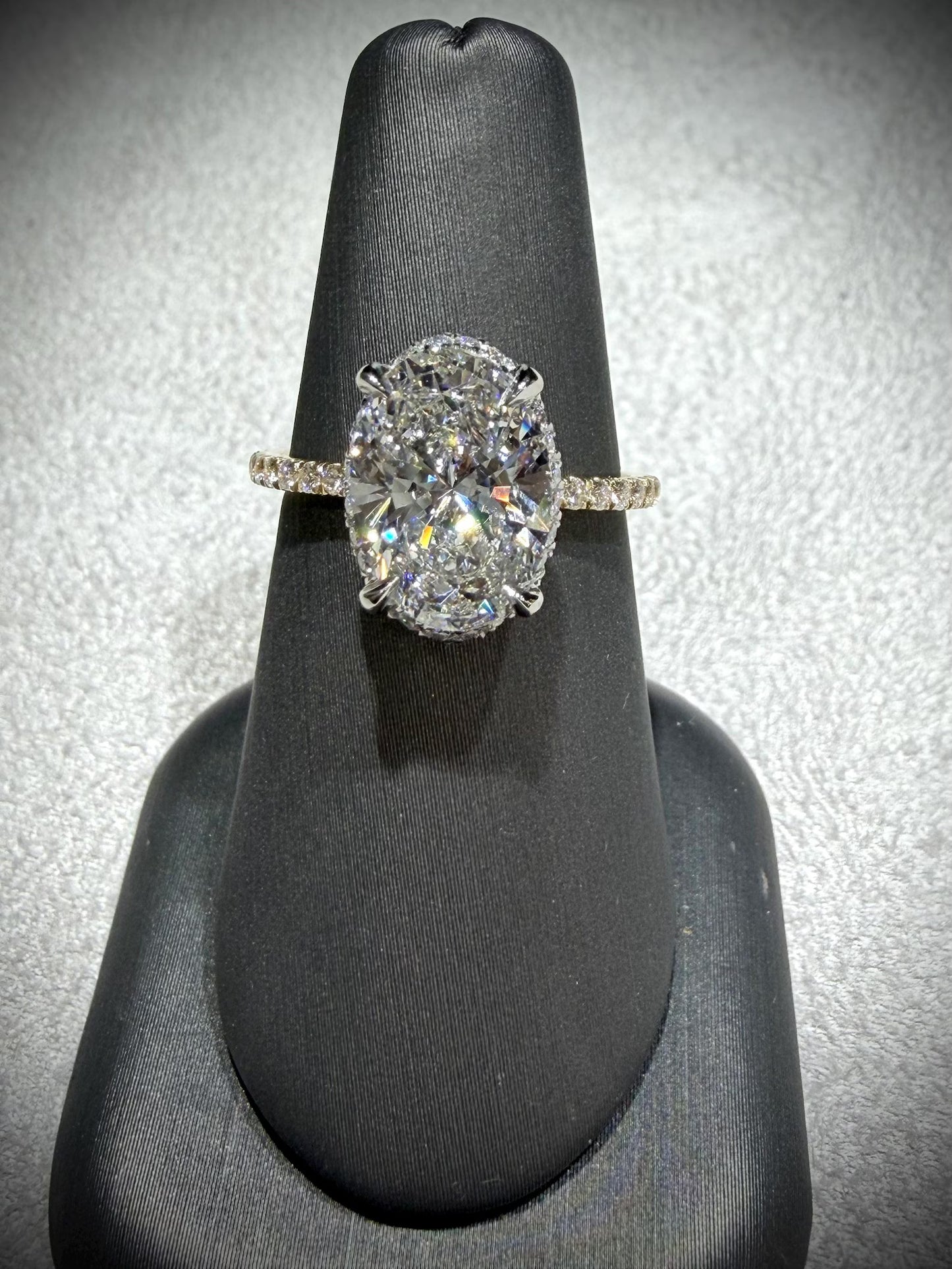 14K Yellow Gold Oval Diamond Engagement Ring, 3.04 Carat Lab Grown IGI Certified VS1/E