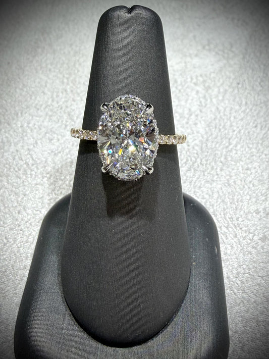 14K Yellow Gold Oval Diamond Engagement Ring, 3.04 Carat Lab Grown IGI Certified VS1/E
