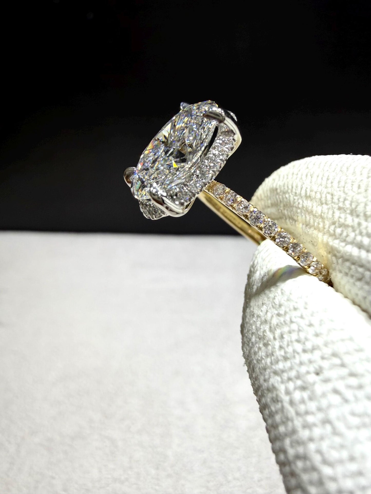 14K Yellow Gold Oval Diamond Engagement Ring, 3.04 Carat Lab Grown IGI Certified VS1/E