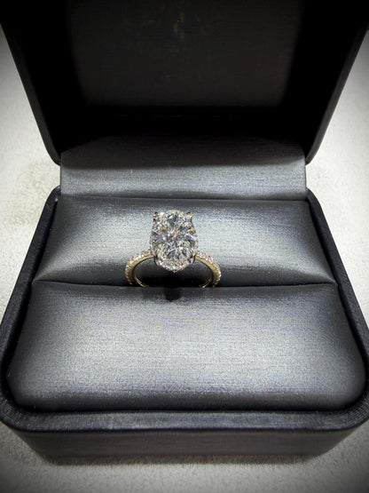 14K Yellow Gold Oval Diamond Engagement Ring, 3.04 Carat Lab Grown IGI Certified VS1/E