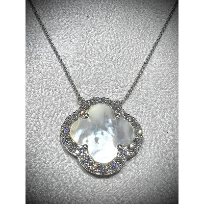 Diamond Mother of Pearl Clover Necklace / Diamond Clover Necklace / Clover Necklace / Mother of Pearl Necklace/ Diamond Flower Necklace