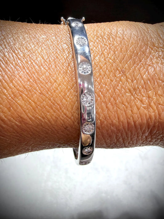 Sterling Silver Diamond Bangle: 7”, Natural Diamonds 0.25ct tw