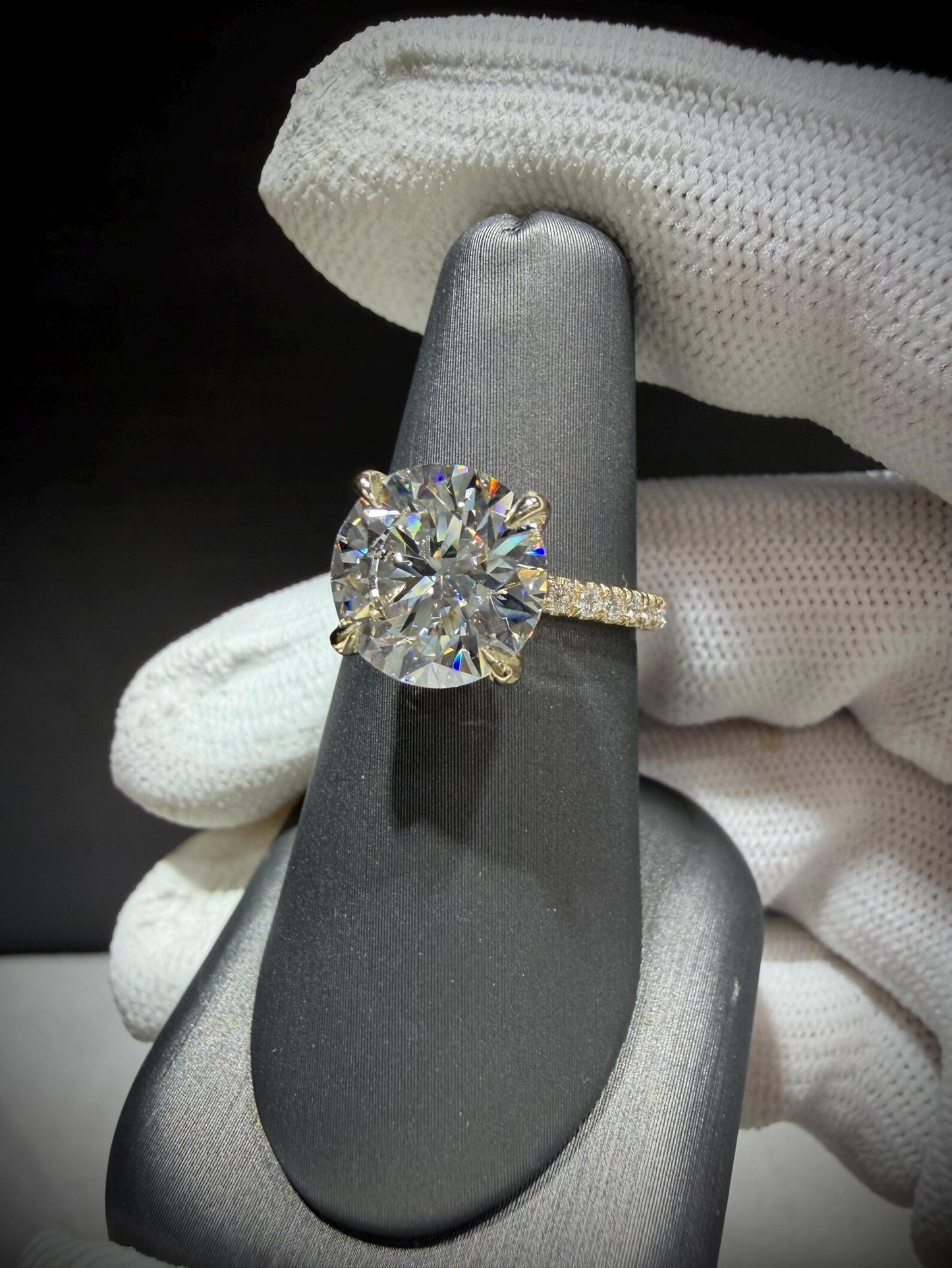 14K Diamond Engagement Ring with 4.03 Carat Lab Grown GIA Certified Round Diamond VS1/E