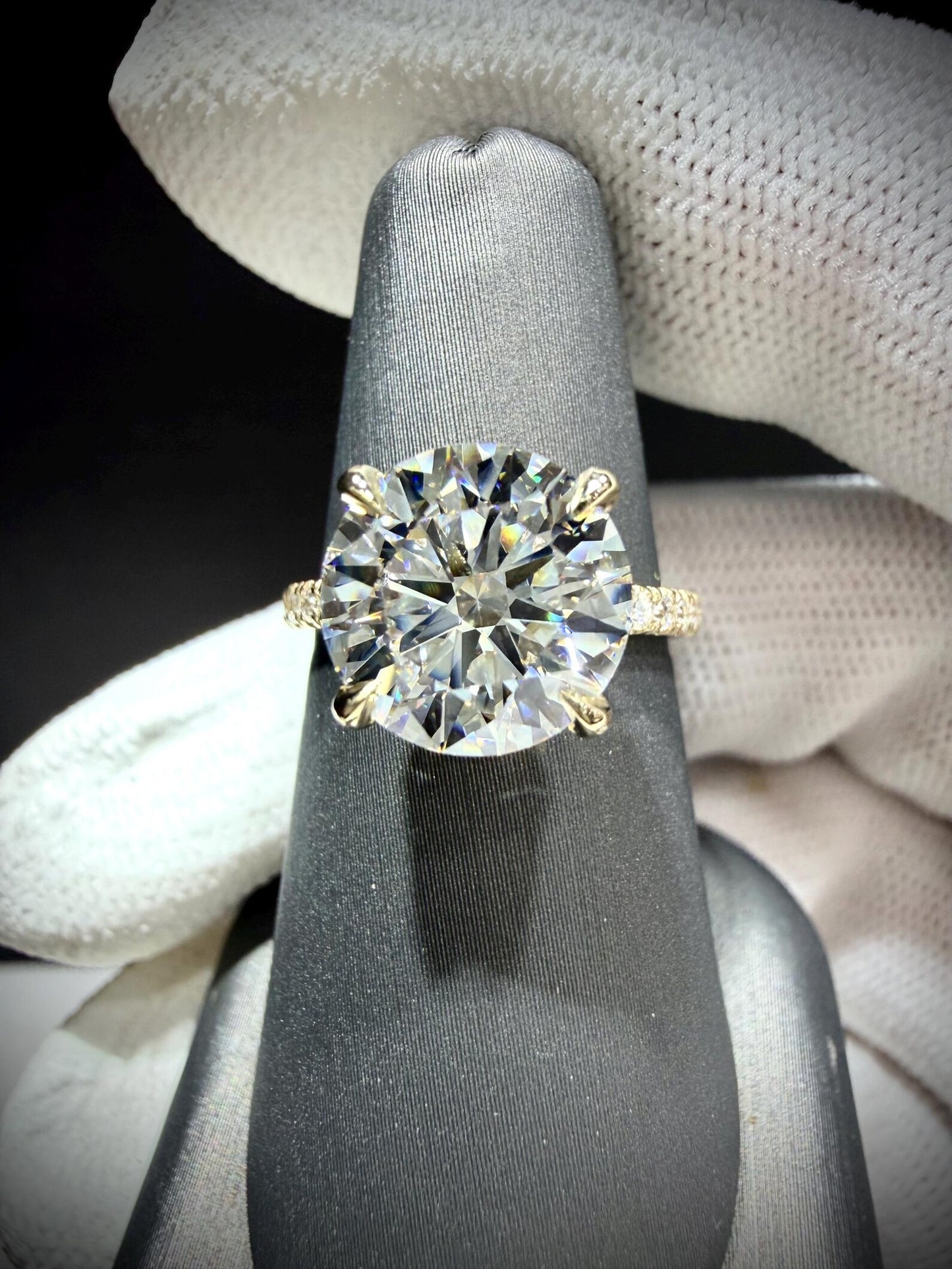 14K Diamond Engagement Ring with 4.03 Carat Lab Grown GIA Certified Round Diamond VS1/E