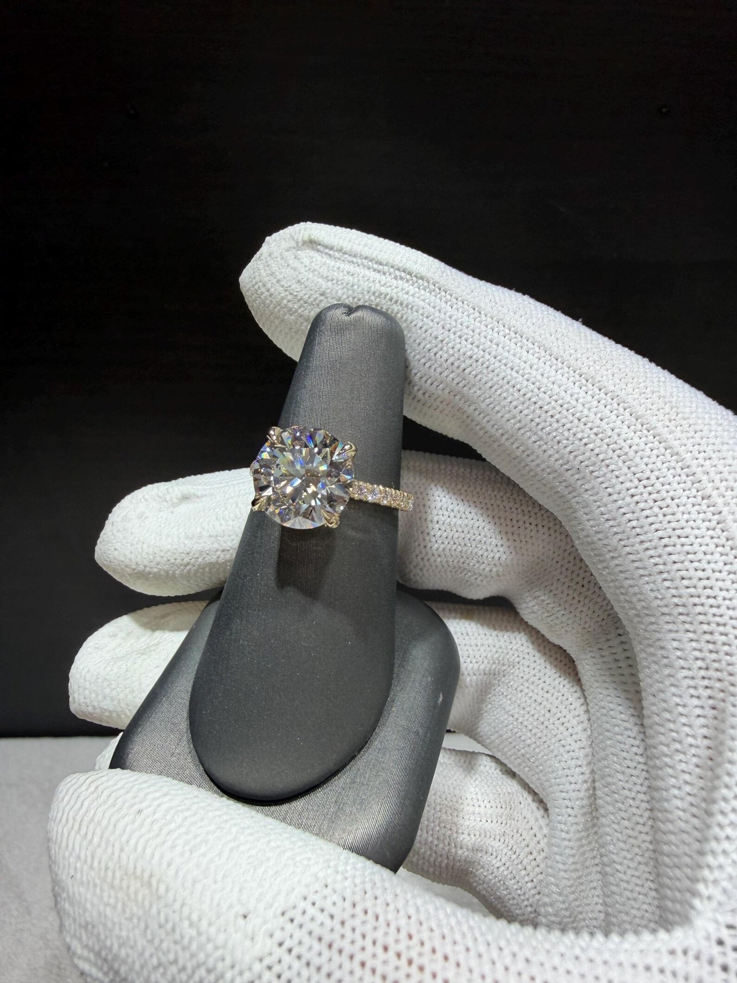 14K Diamond Engagement Ring with 4.03 Carat Lab Grown GIA Certified Round Diamond VS1/E