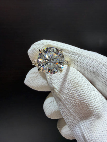 14K Diamond Engagement Ring with 4.03 Carat Lab Grown GIA Certified Round Diamond VS1/E