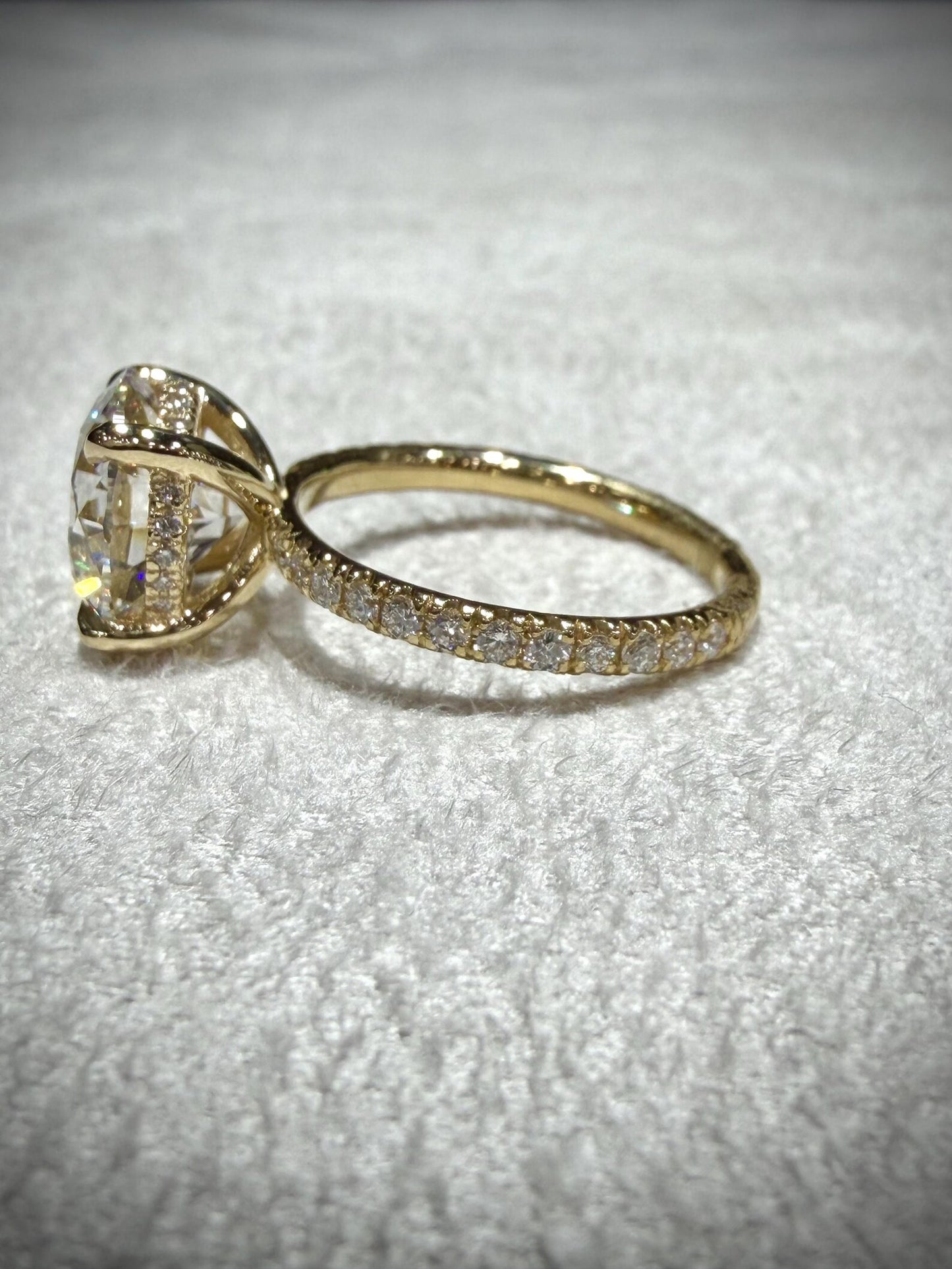 14K Diamond Engagement Ring with 4.03 Carat Lab Grown GIA Certified Round Diamond VS1/E