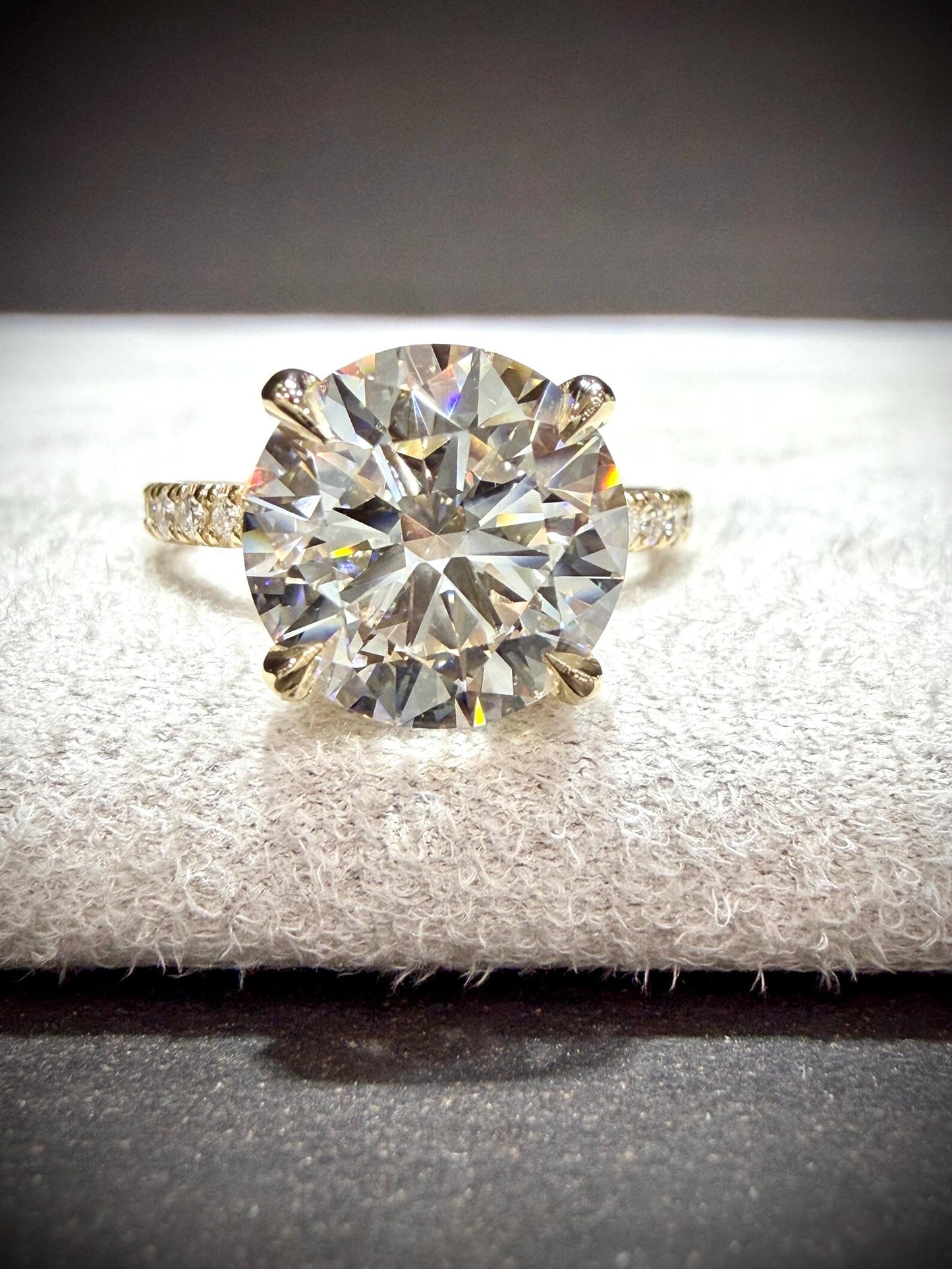 14K Diamond Engagement Ring with 4.03 Carat Lab Grown GIA Certified Round Diamond VS1/E