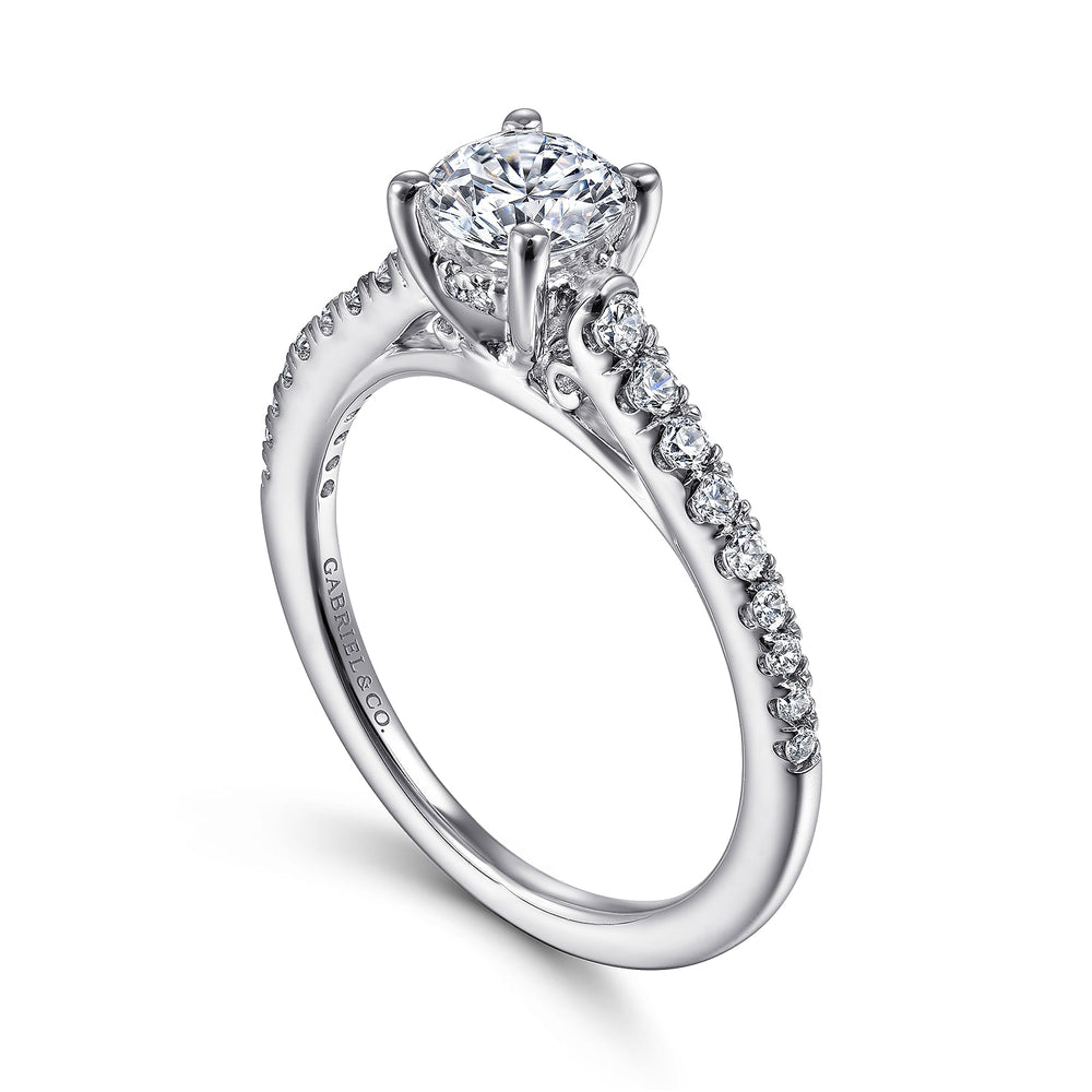 18K White Gold Round Diamond Engagement Ring