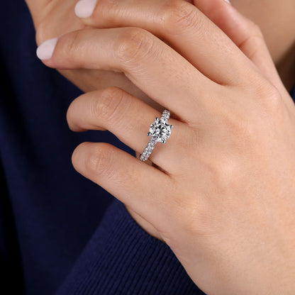 18K White Gold Round Diamond Engagement Ring