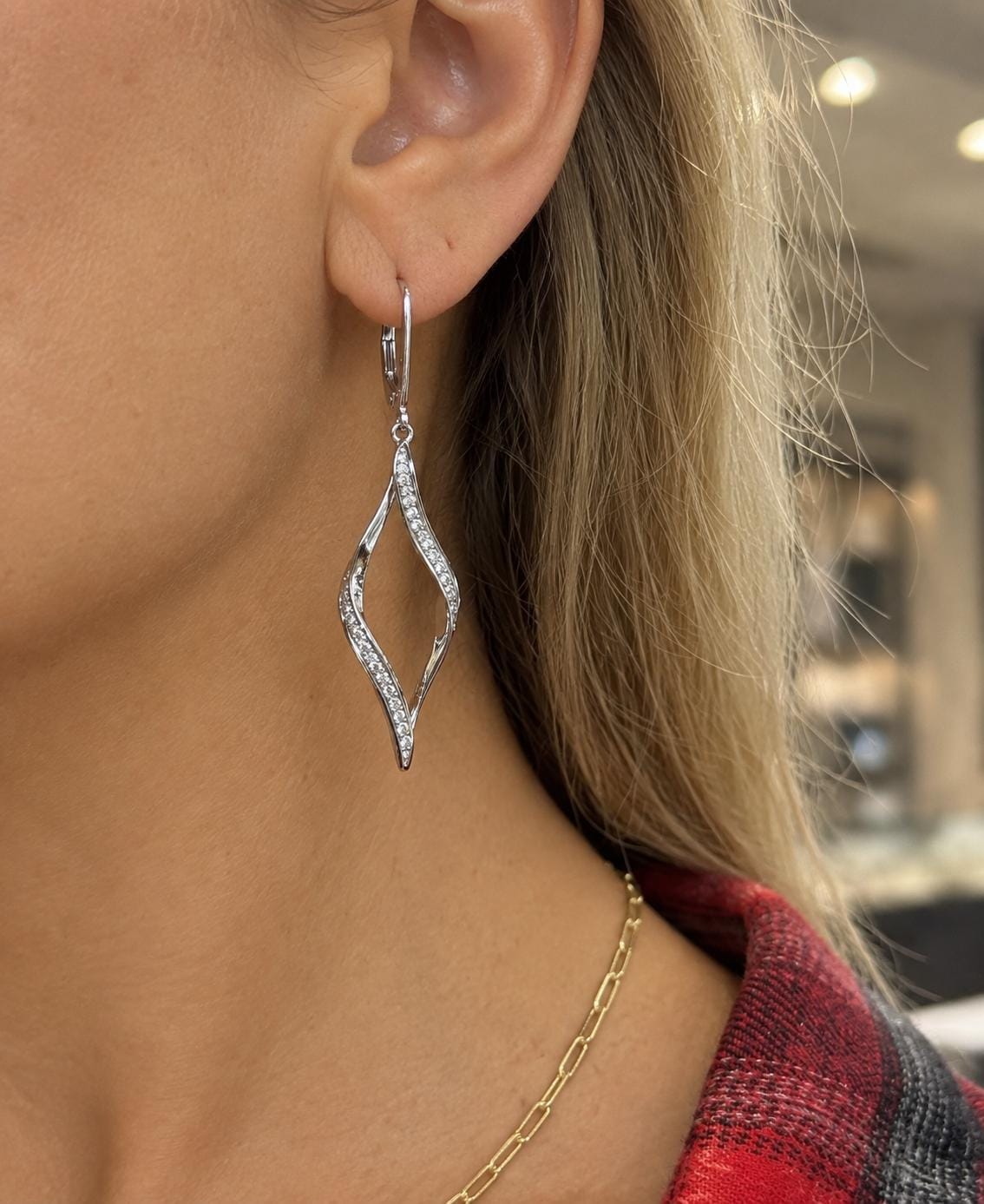 Diamond Dangle Twist Earrings 0.10 ct tw. Sterling Silver