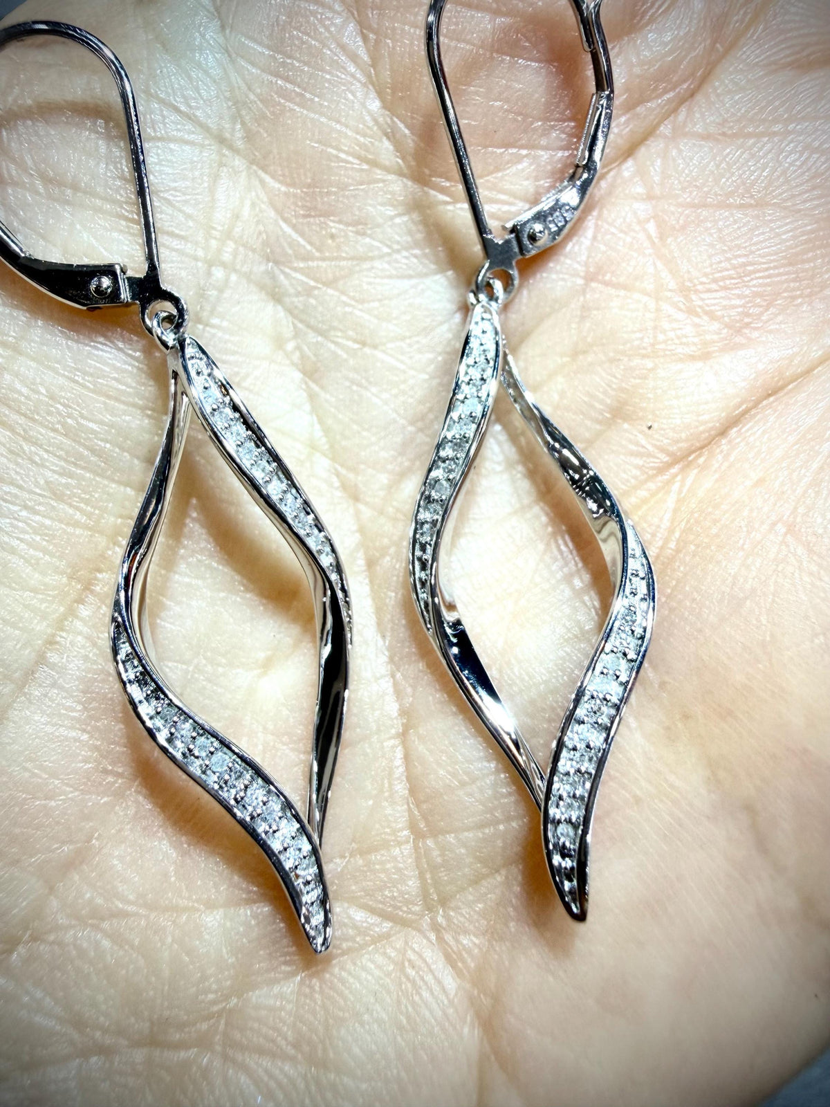 Diamond Dangle Twist Earrings 0.10 ct tw. Sterling Silver