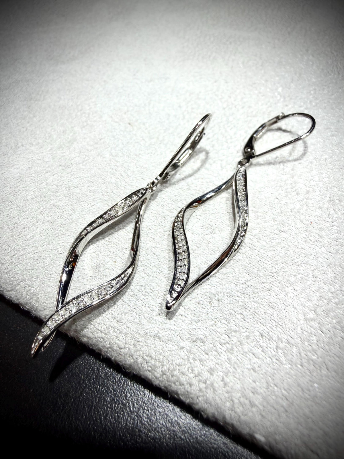 Diamond Dangle Twist Earrings 0.10 ct tw. Sterling Silver