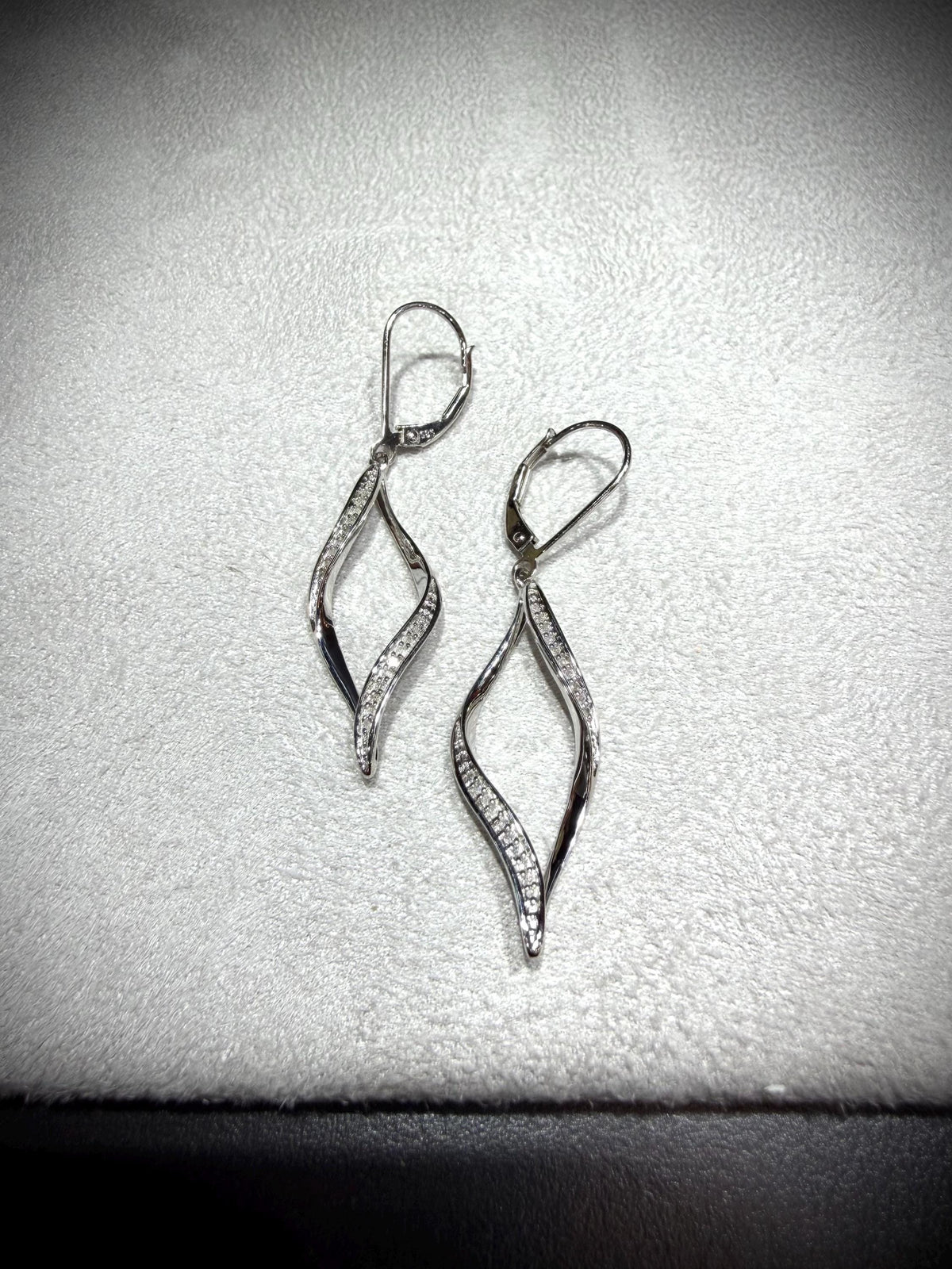 Diamond Dangle Twist Earrings 0.10 ct tw. Sterling Silver