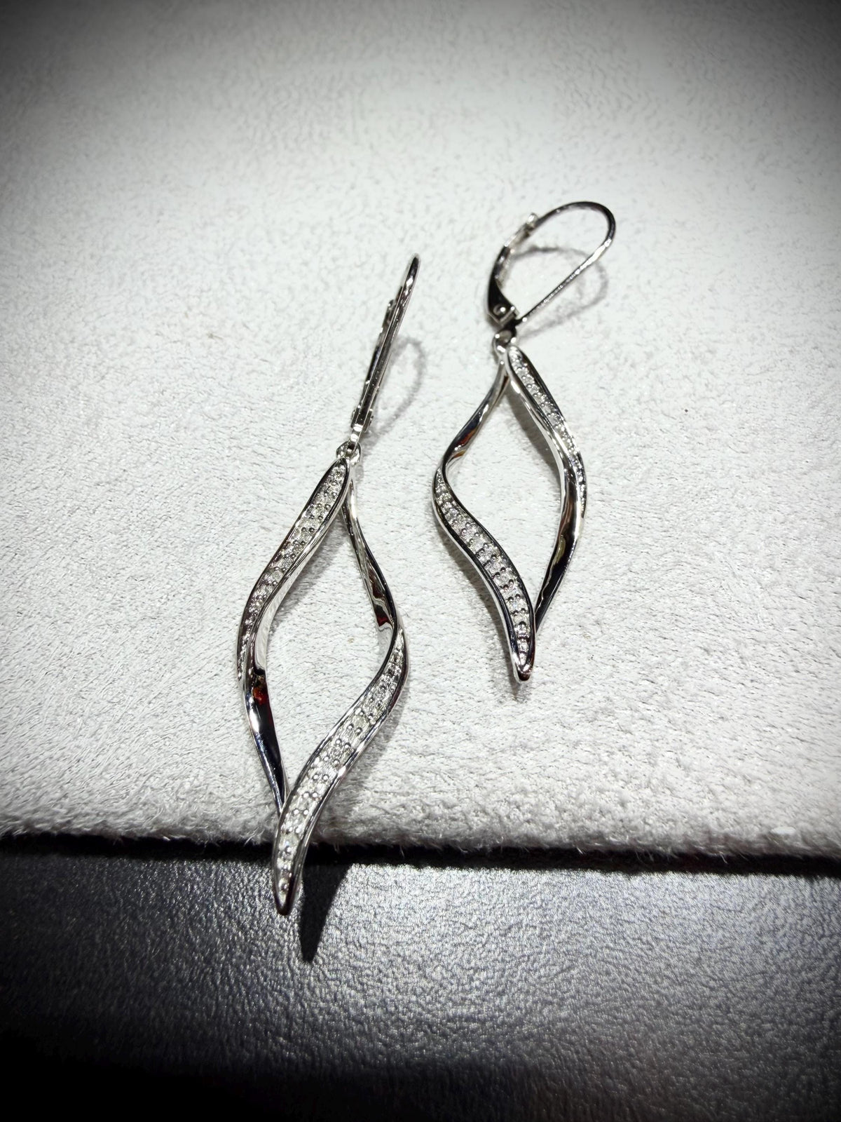 Diamond Dangle Twist Earrings 0.10 ct tw. Sterling Silver