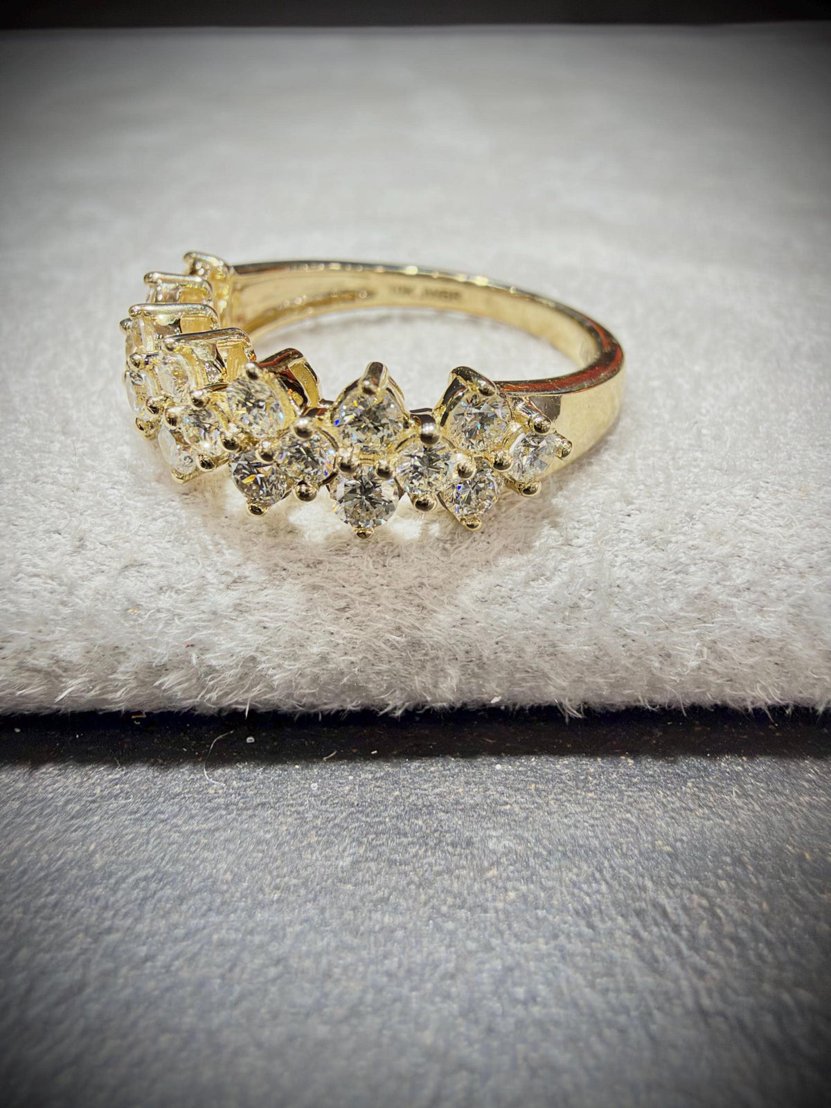 10K Lab Grown Diamond Ring 1.00 Carat tw.